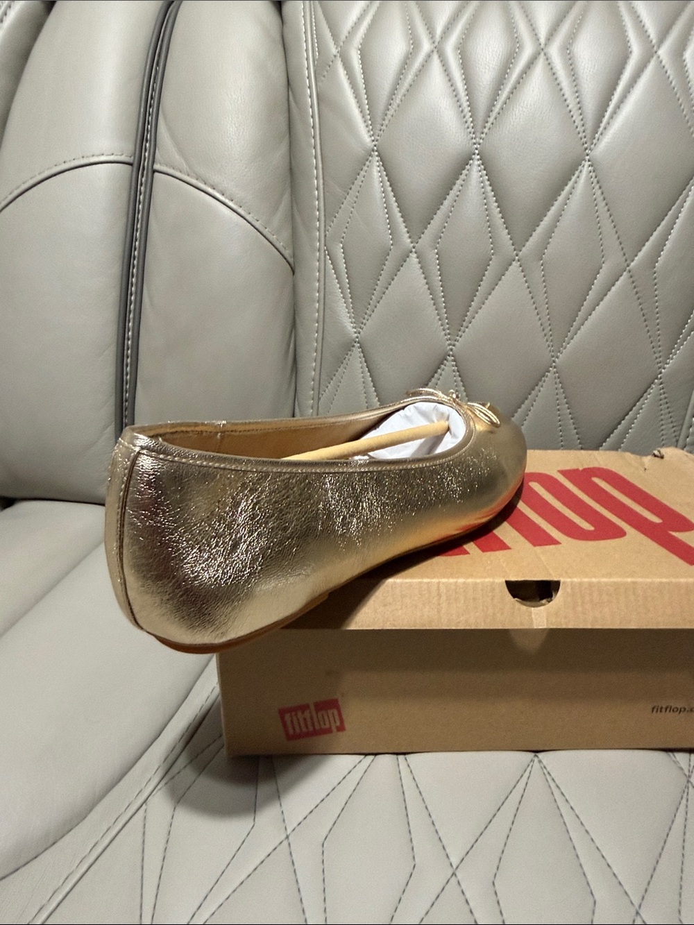Fitflop y DELICATO BOW Gold Metallic Ballet Flats with Bow Trim - Picture 5 of 13